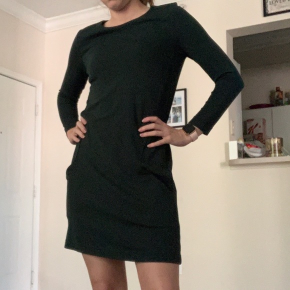 H&M Dresses & Skirts - 🌲 H&M long sleeve deep green dress WITH POCKETS!!
